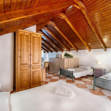 Rosa Seaview Loft Apartament